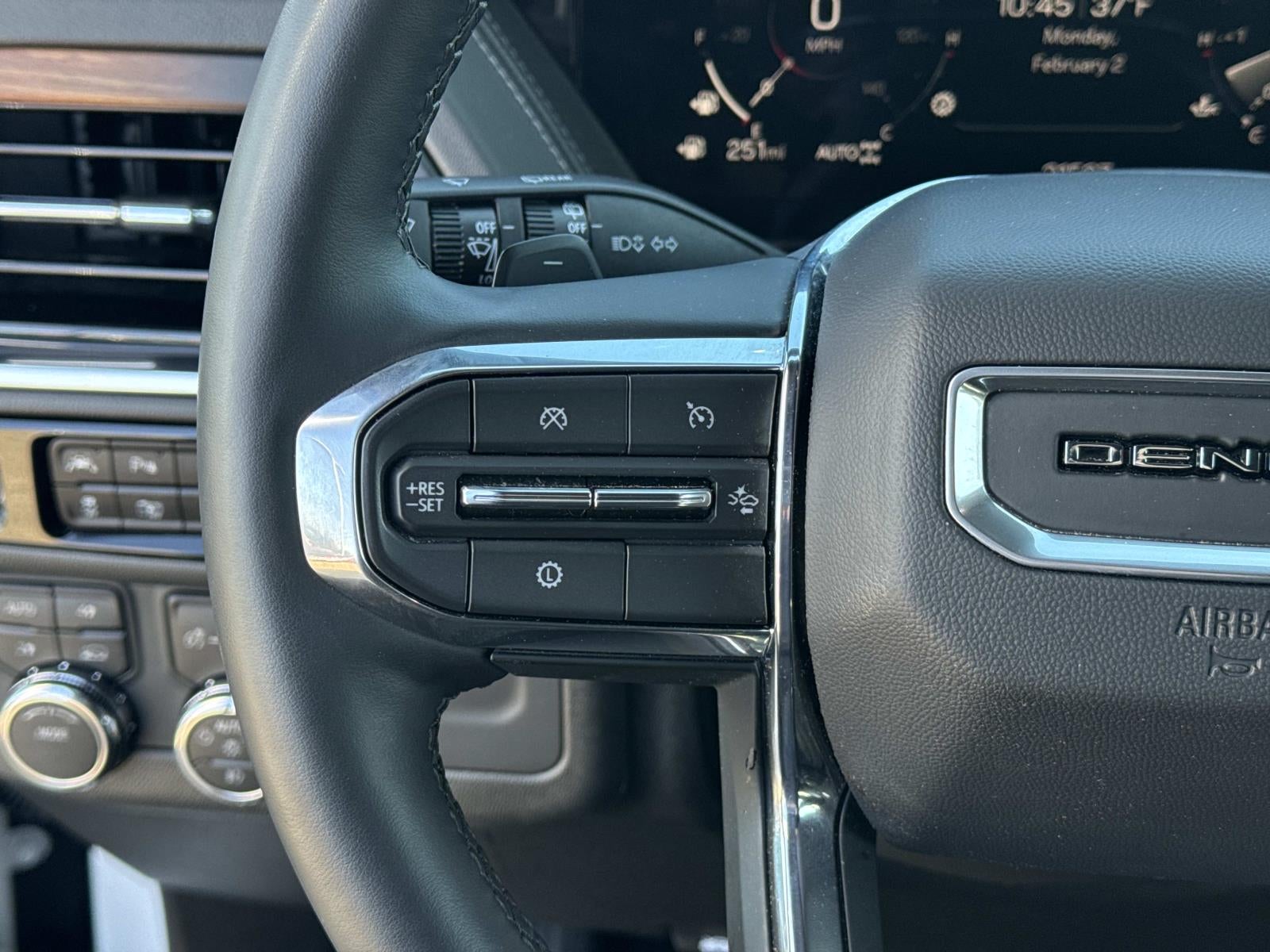 2025 GMC Yukon 4WD Denali