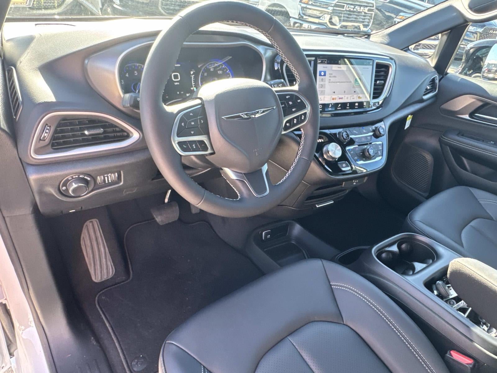 2026 Chrysler Voyager VOYAGER LX