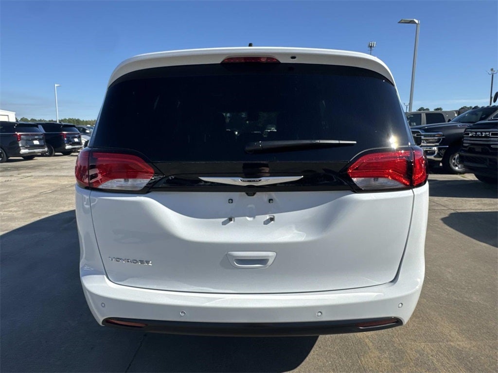 2026 Chrysler Voyager VOYAGER LX