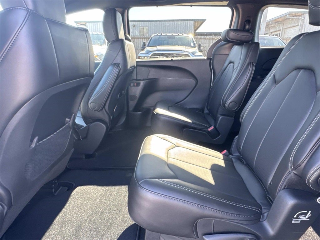 2026 Chrysler Voyager VOYAGER LX