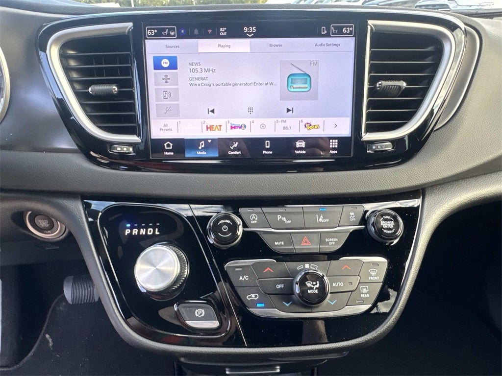 2026 Chrysler Voyager VOYAGER LX