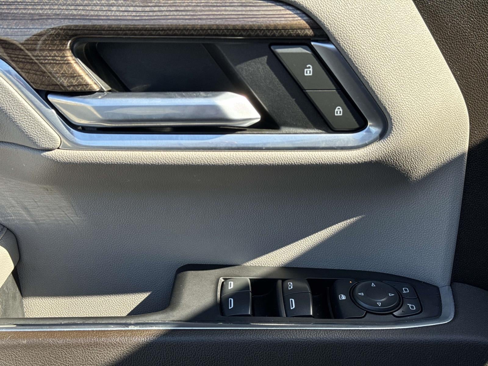 2022 Chevrolet Silverado 1500 4WD Crew Cab Short Bed RST