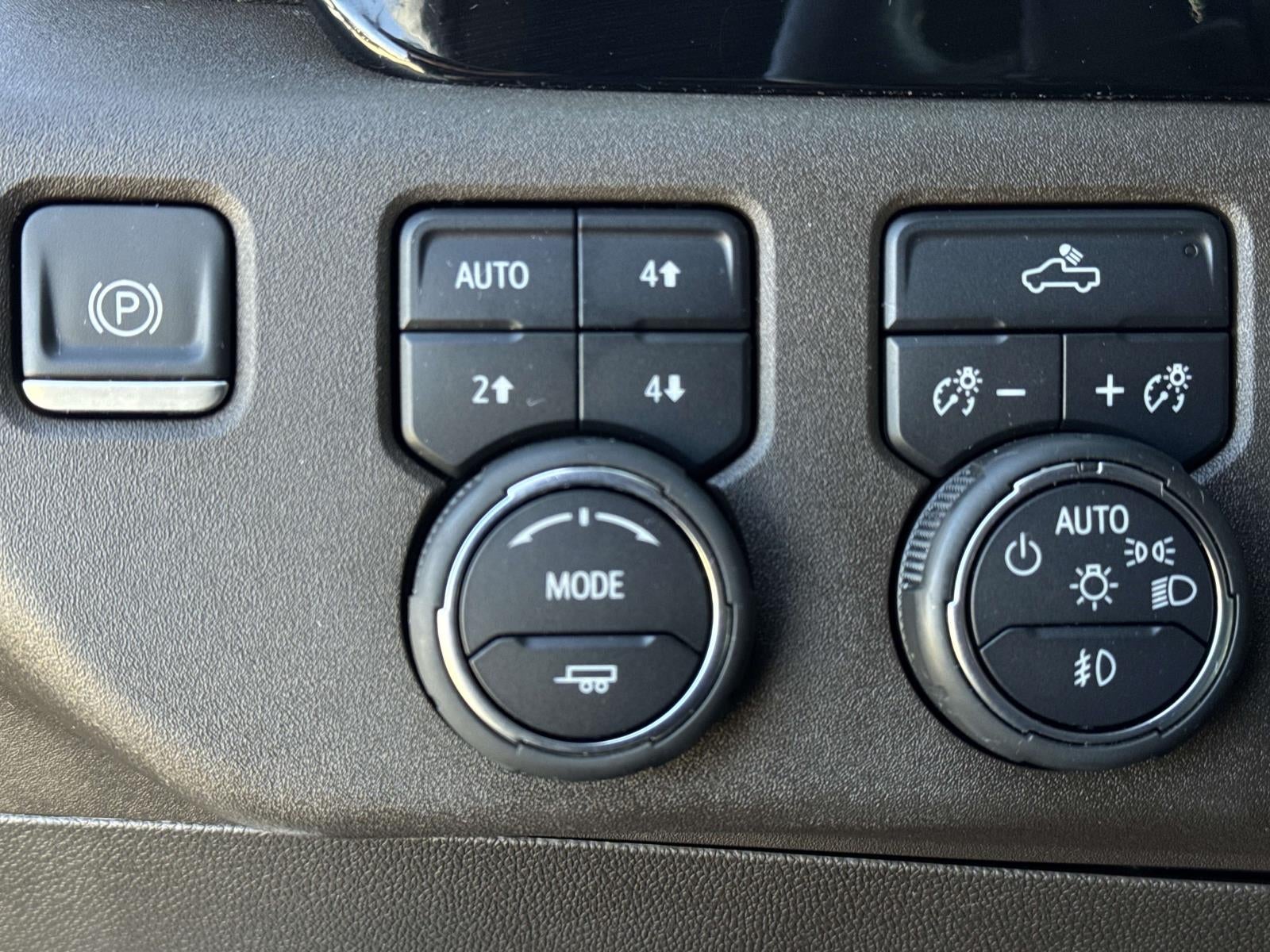 2022 Chevrolet Silverado 1500 4WD Crew Cab Short Bed RST