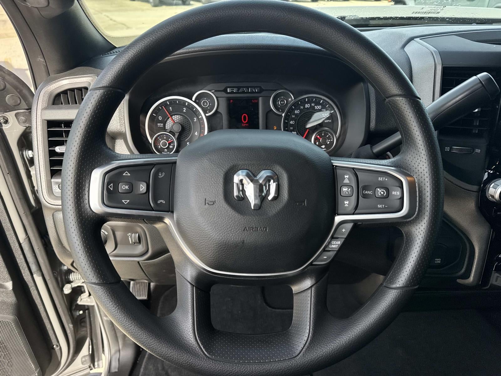 2026 RAM Ram 2500 RAM 2500 BLACK EXPRESS CREW CAB 4X4 6'4' BOX