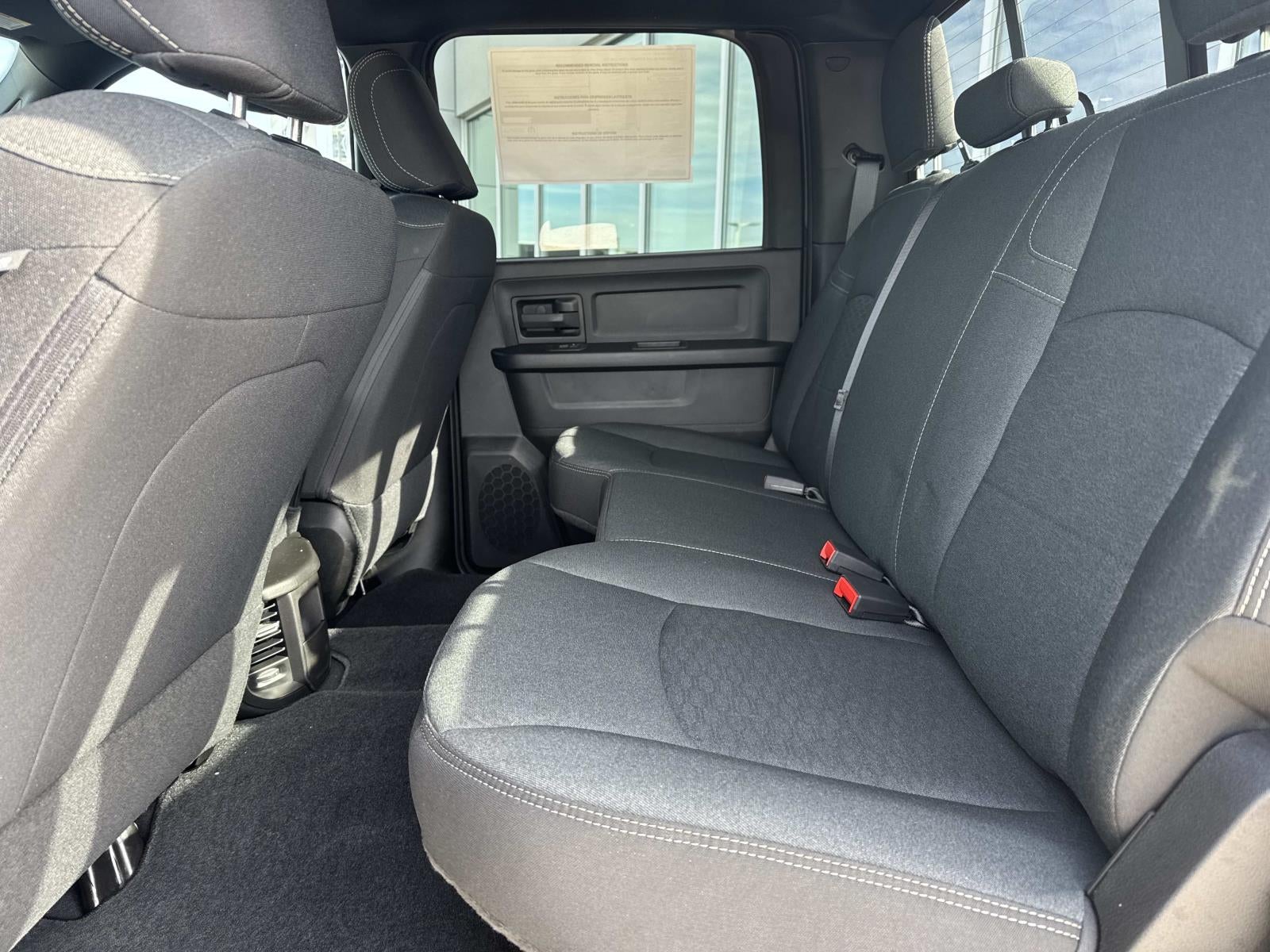 2026 RAM Ram 2500 RAM 2500 BLACK EXPRESS CREW CAB 4X4 6'4' BOX