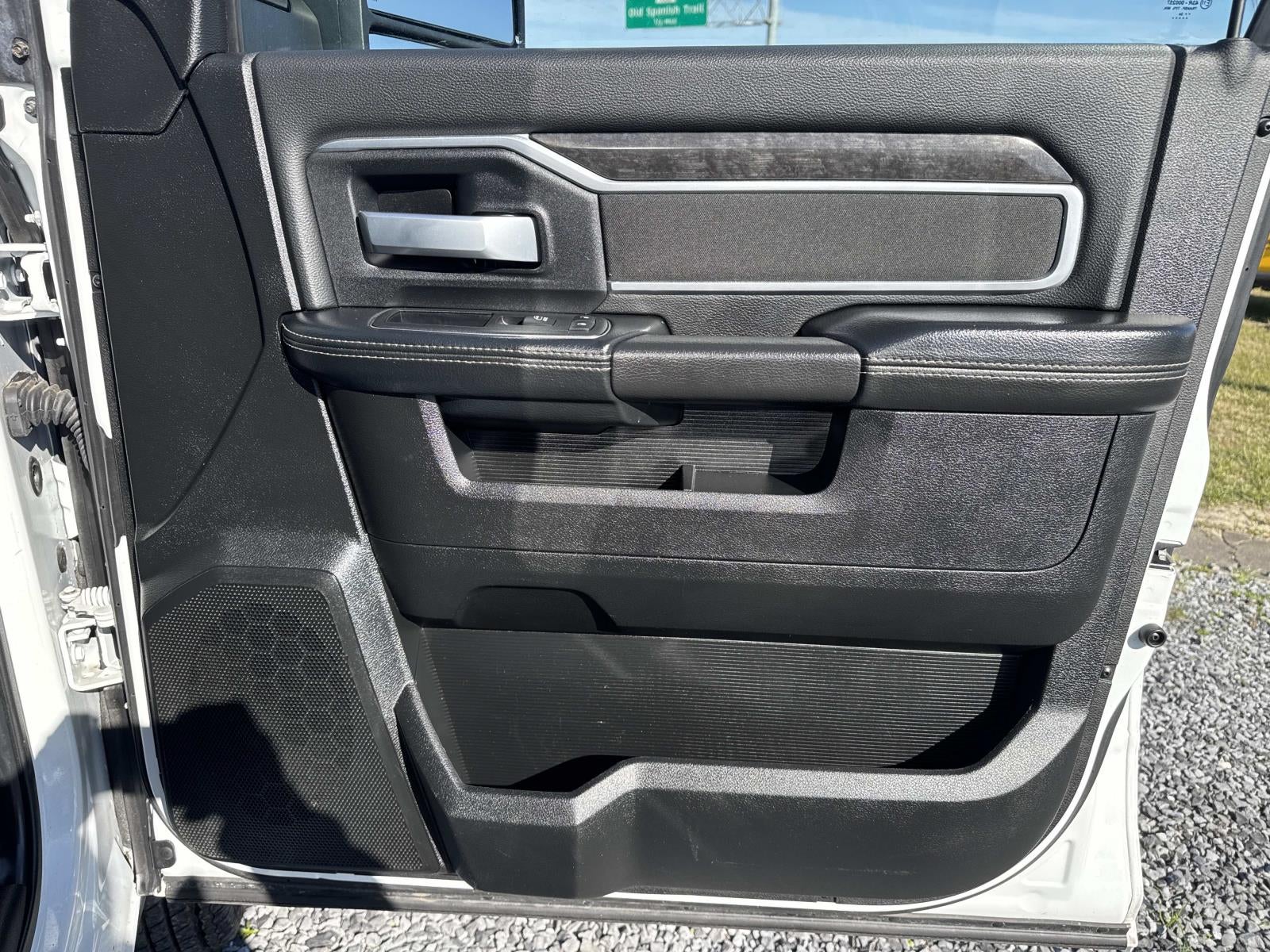 2024 RAM Ram 3500 Big Horn Crew Cab 4x4 8' Box