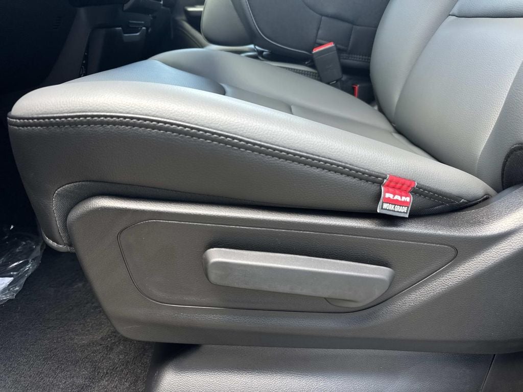 2026 RAM Ram 1500 RAM 1500 TRADESMAN CREW CAB 4X2 5'7' BOX