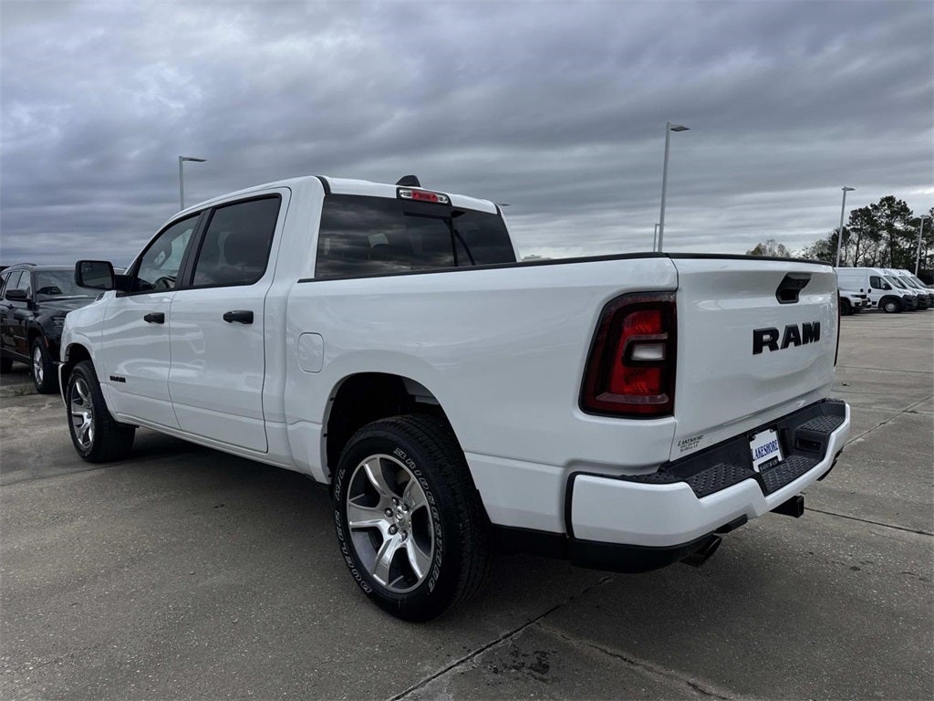 2026 RAM Ram 1500 RAM 1500 EXPRESS CREW CAB 4X2 5'7' BOX