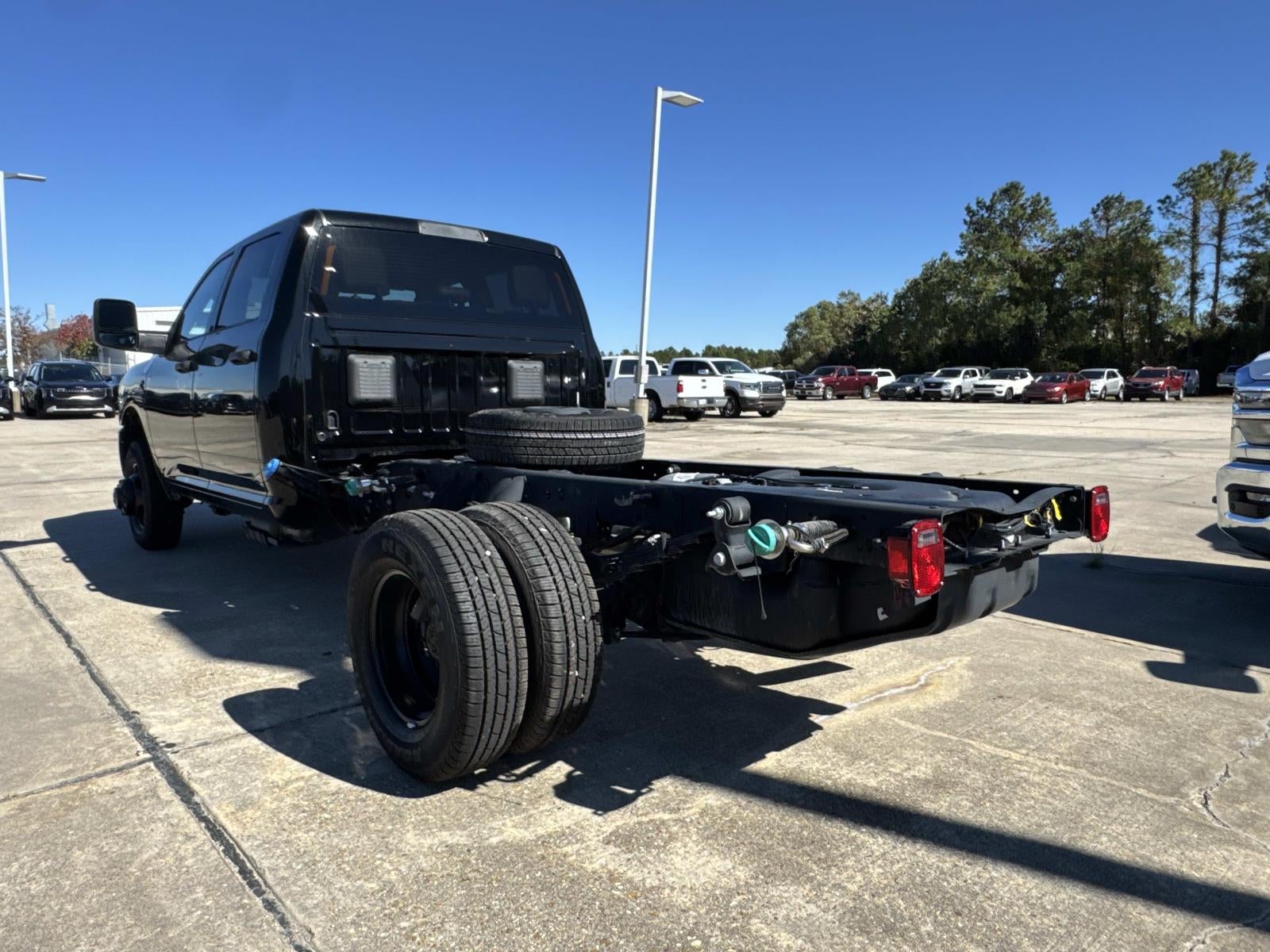 2026 RAM Ram 3500 Chassis Cab RAM 3500 TRADESMAN CREW CAB CHASSIS 4X4 60' CA