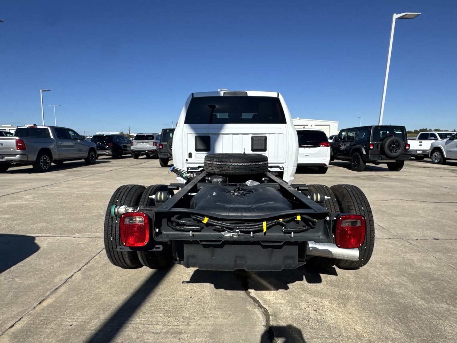 2026 RAM Ram 3500 Chassis Cab RAM 3500 TRADESMAN CREW CAB CHASSIS 4X4 60' CA