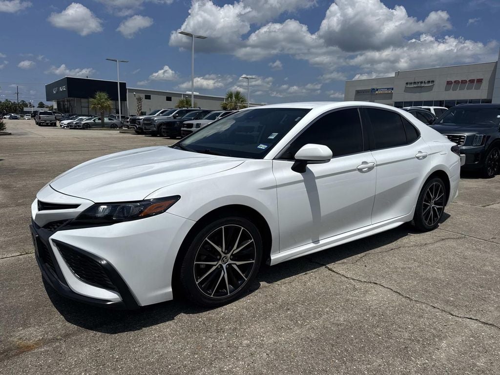 2022 Toyota Camry SE
