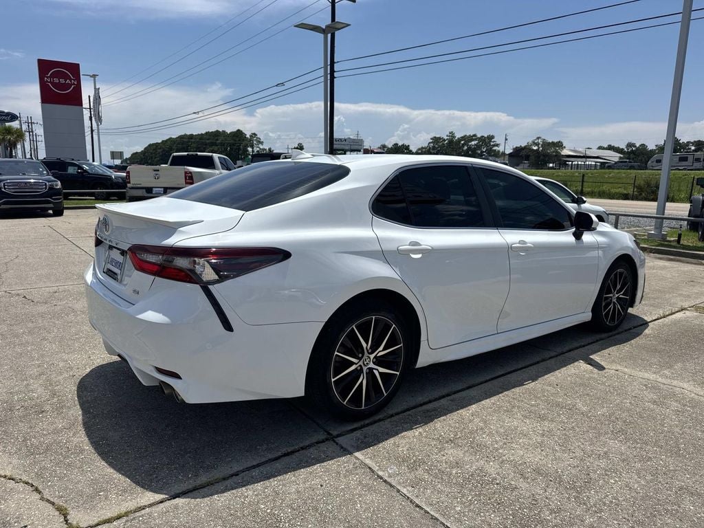2022 Toyota Camry SE