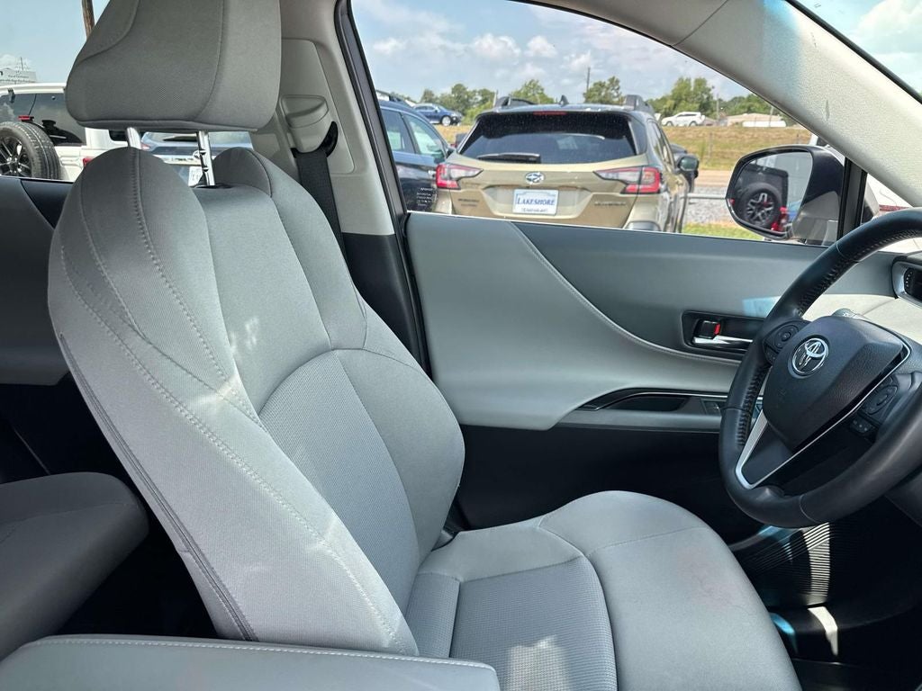 2023 Toyota Venza LE