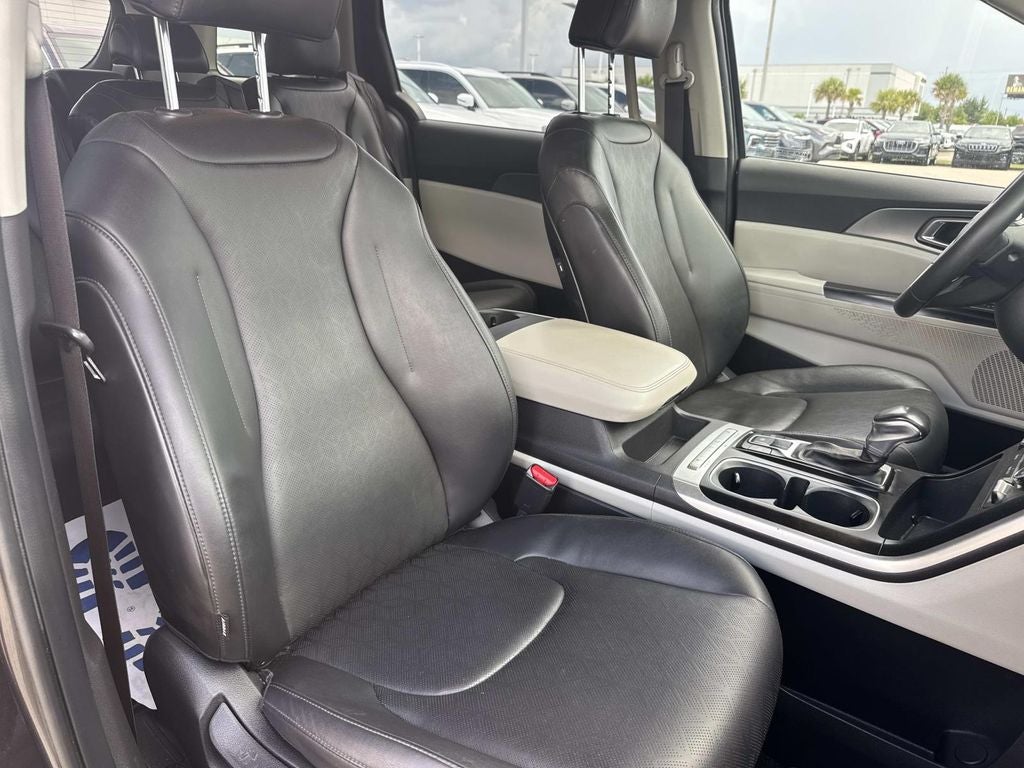 2023 Kia Carnival LX Seat Package