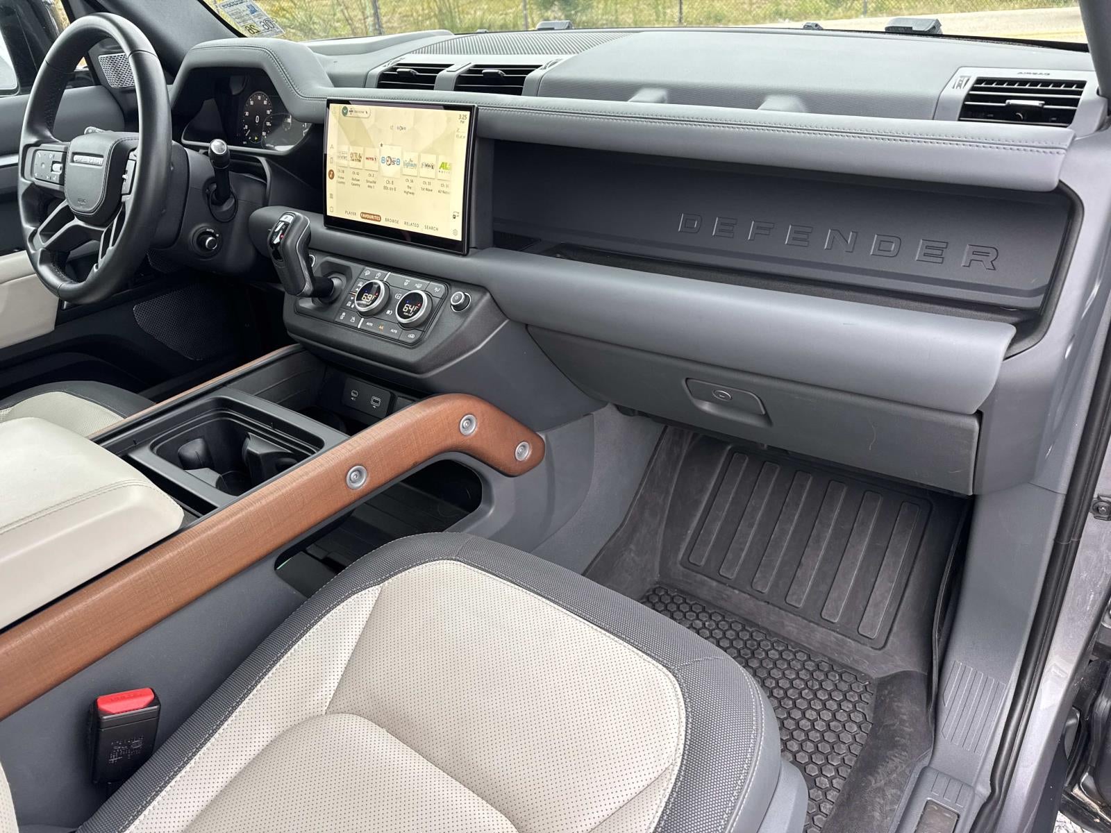 2023 Land Rover Defender 130 X-Dynamic SE