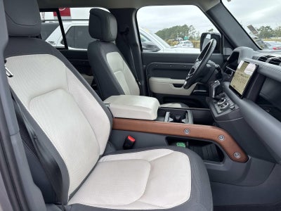 2023 Land Rover Defender 130 X-Dynamic SE
