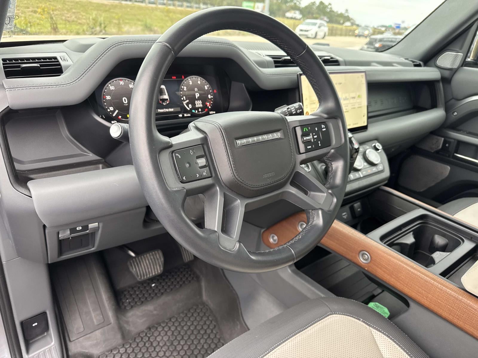 2023 Land Rover Defender 130 X-Dynamic SE