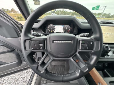 2023 Land Rover Defender 130 X-Dynamic SE