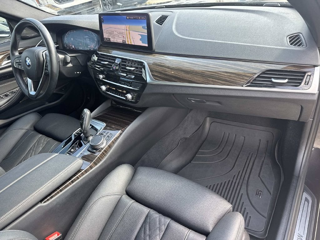 2022 BMW 5 Series 530i
