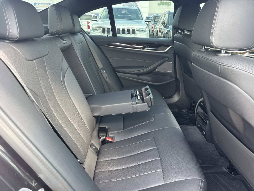 2022 BMW 5 Series 530i