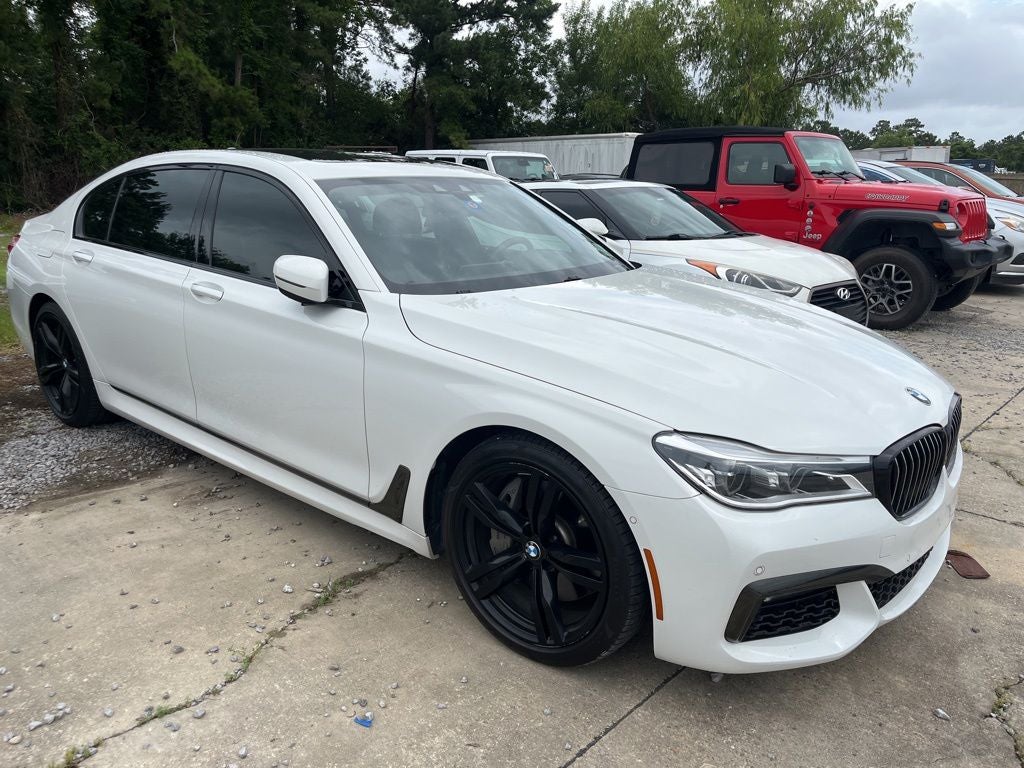 2019 BMW 7 Series 750i's photo