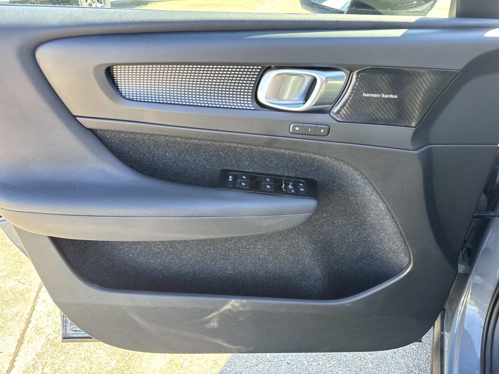 2021 Volvo XC40 Recharge Pure Electric P8