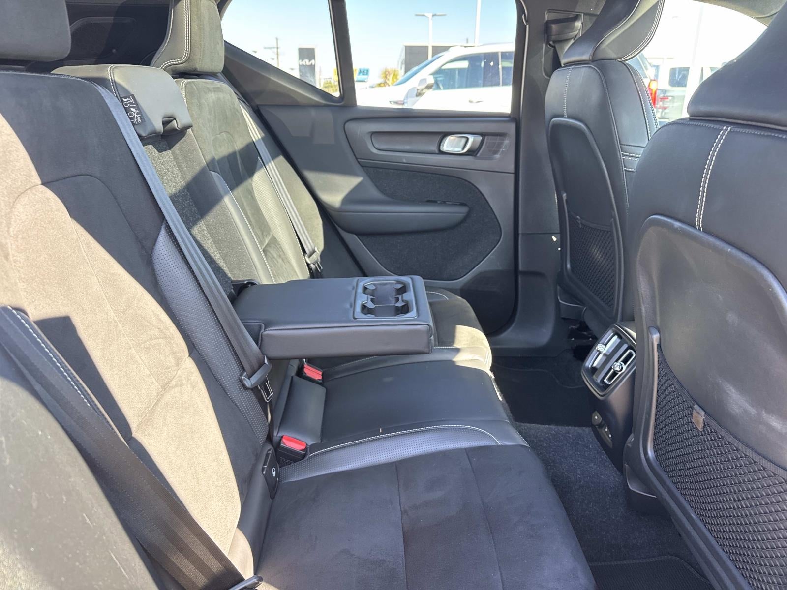 2021 Volvo XC40 Recharge Pure Electric P8