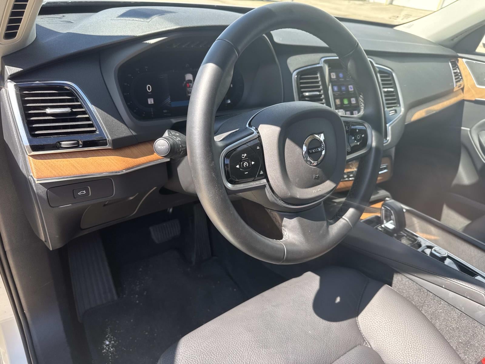 2025 Volvo XC90 B5 Plus