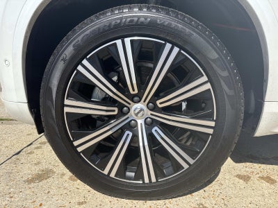 2025 Volvo XC90 B5 Plus