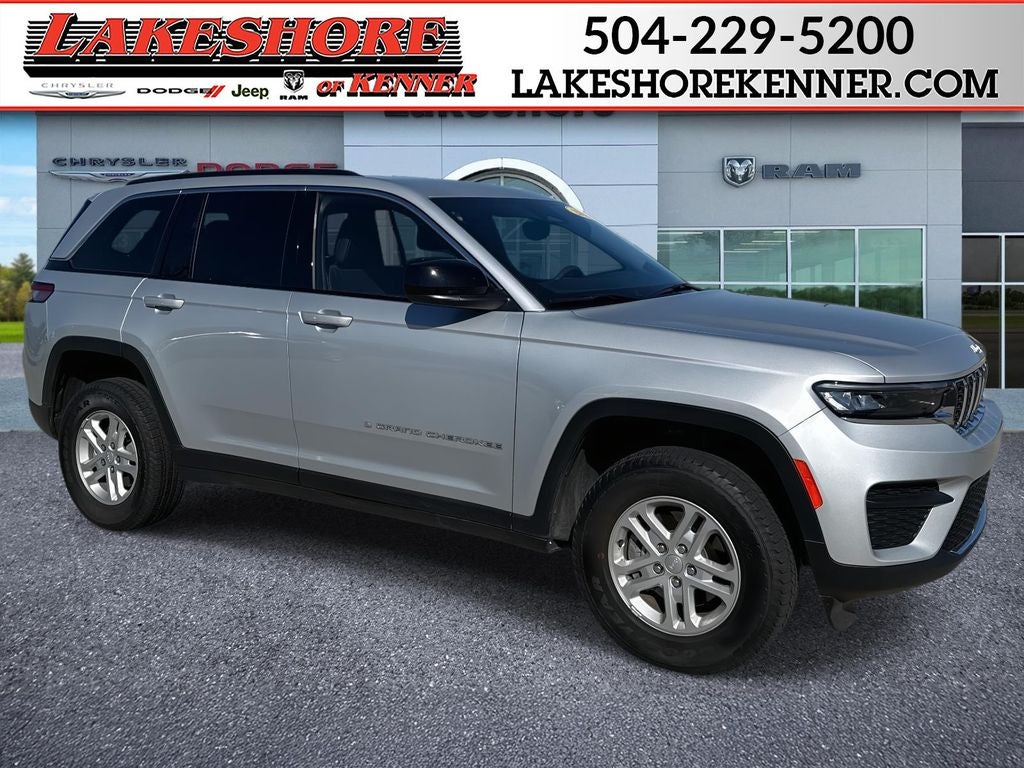 2024 Jeep Grand Cherokee Laredo 4x2