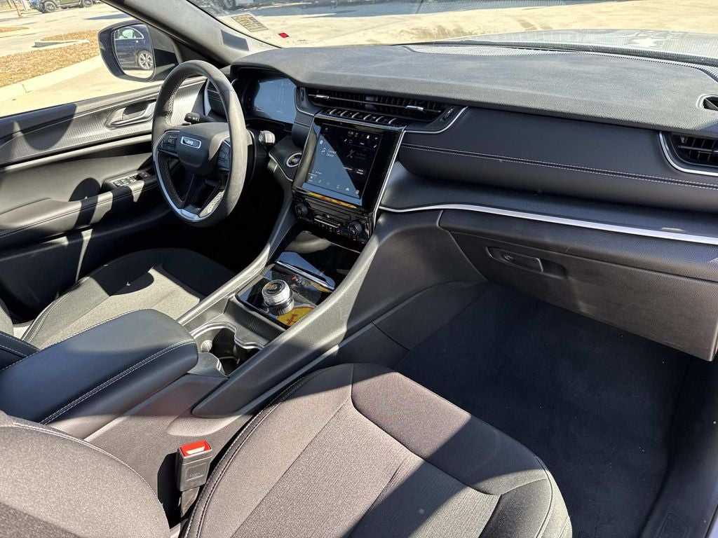 2024 Jeep Grand Cherokee Laredo 4x2