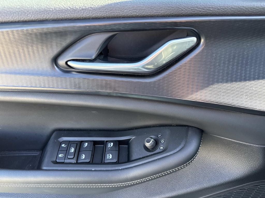 2024 Jeep Grand Cherokee Laredo 4x2