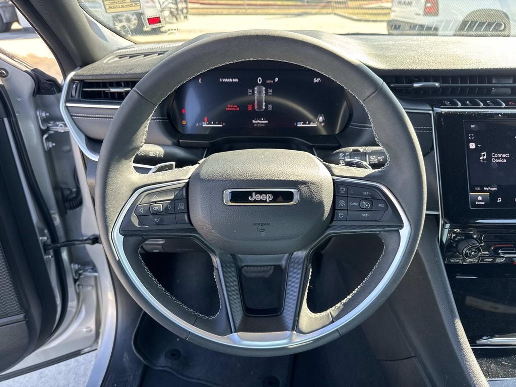 2024 Jeep Grand Cherokee Laredo 4x2