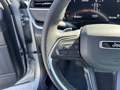 2024 Jeep Grand Cherokee Laredo 4x2