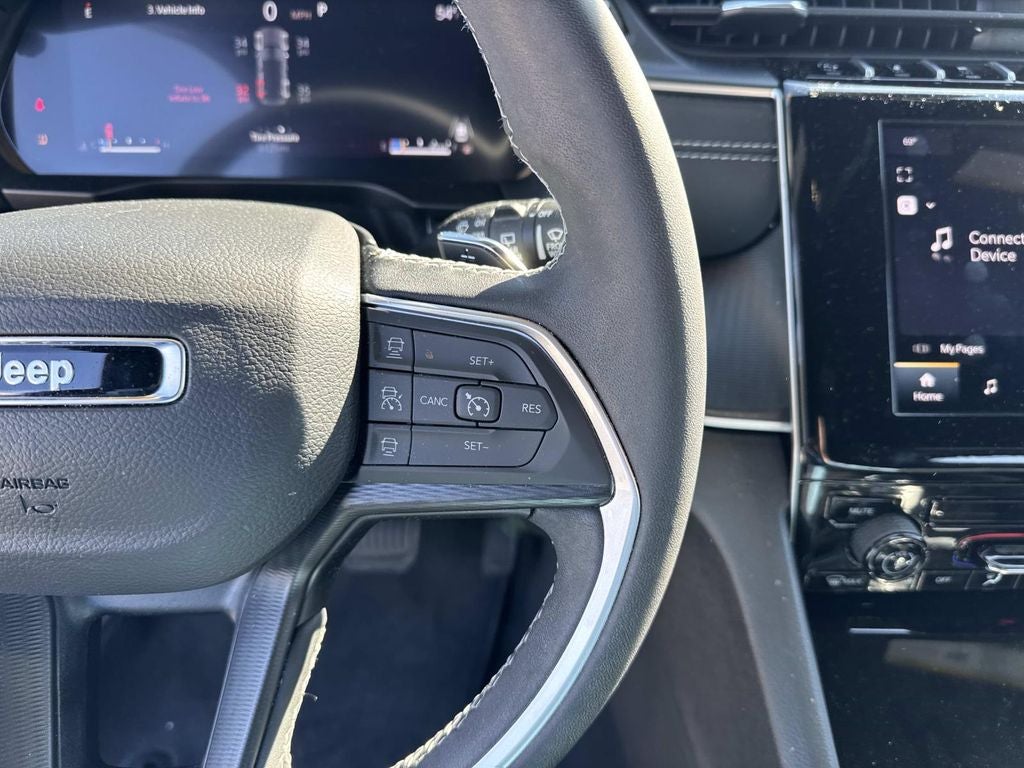 2024 Jeep Grand Cherokee Laredo 4x2