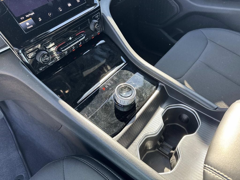 2024 Jeep Grand Cherokee Laredo 4x2