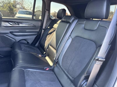 2023 Jeep Grand Cherokee Altitude 4x2