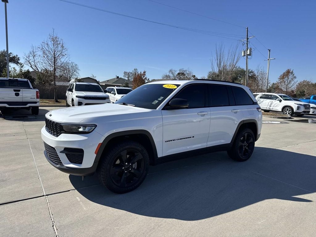 2023 Jeep Grand Cherokee Altitude 4x2