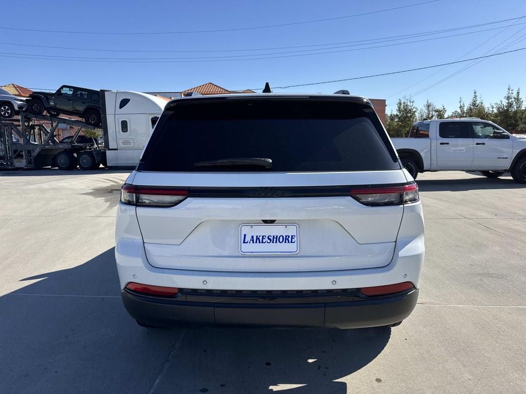 2023 Jeep Grand Cherokee Altitude 4x2