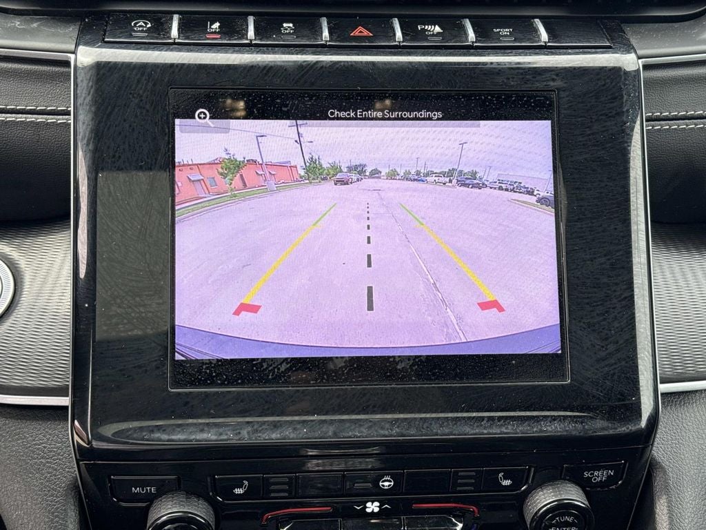 2025 Jeep Grand Cherokee Laredo X 4x4