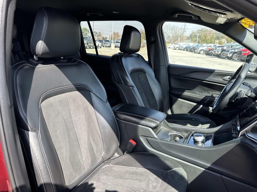 2024 Jeep Grand Cherokee L Altitude 4x4