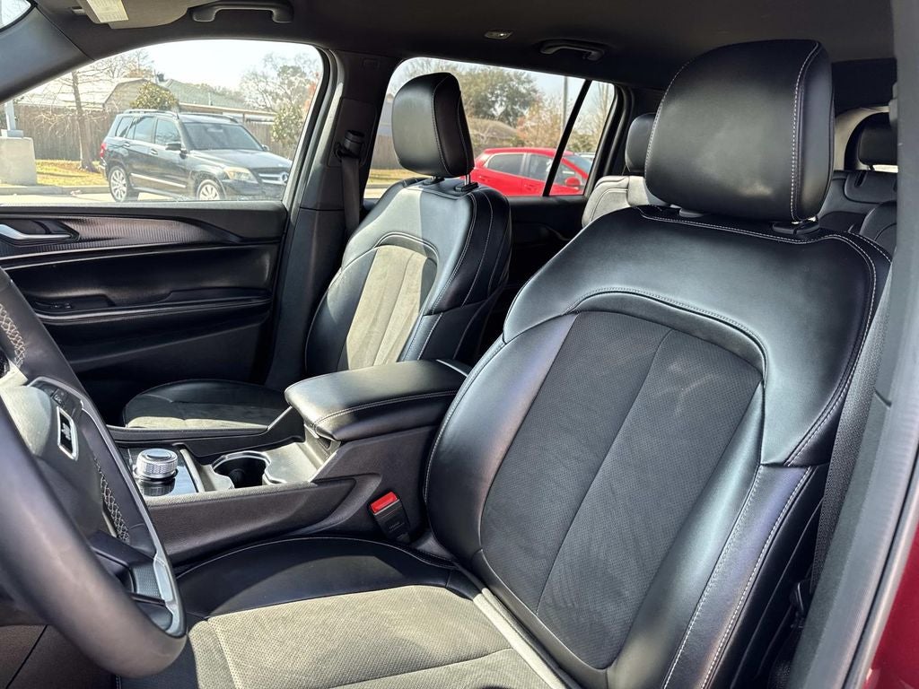 2024 Jeep Grand Cherokee L Altitude 4x4