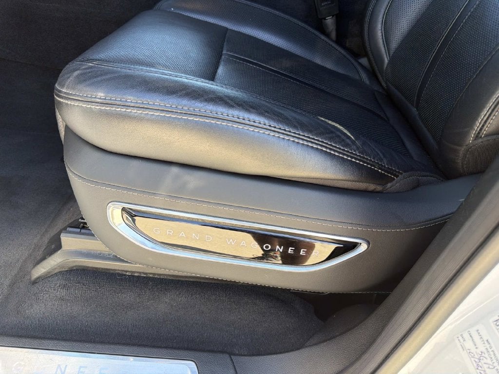 2023 Jeep Grand Wagoneer Base