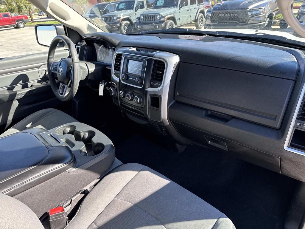 2024 RAM 1500 Classic SLT Quad Cab 4x2 6'4' Box