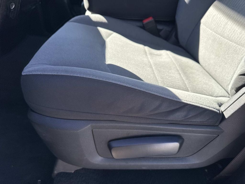 2024 RAM 1500 Classic SLT Quad Cab 4x2 6'4' Box