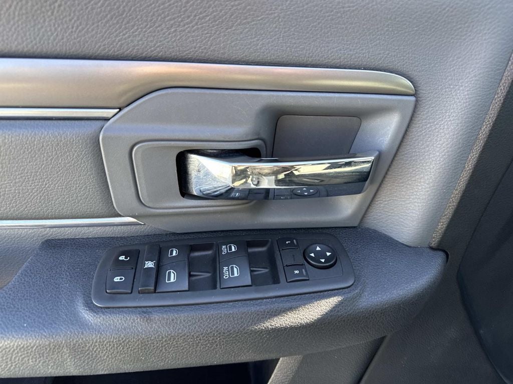 2024 RAM 1500 Classic SLT Quad Cab 4x2 6'4' Box