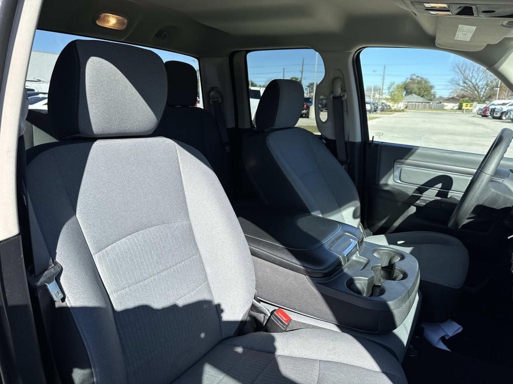 2024 RAM 1500 Classic SLT Quad Cab 4x2 6'4' Box