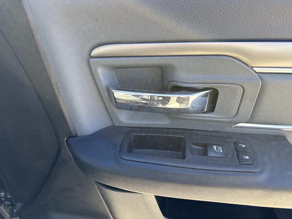 2024 RAM 1500 Classic SLT Quad Cab 4x2 6'4' Box