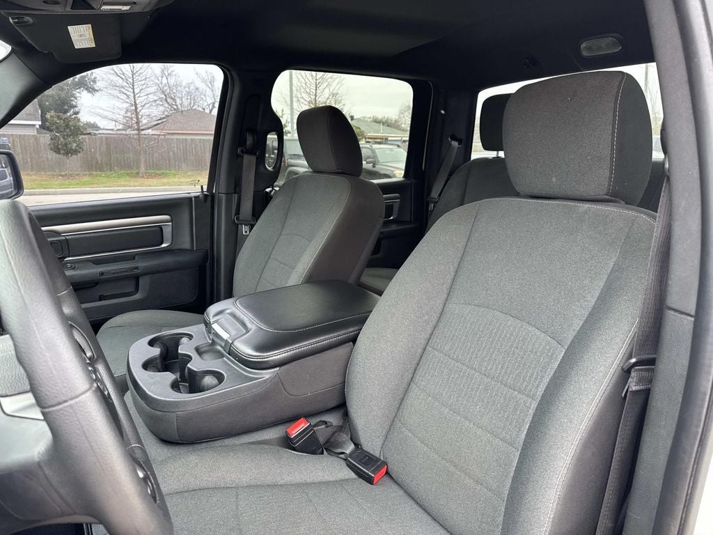 2024 RAM 1500 Classic Warlock Crew Cab 4x2 5'7' Box