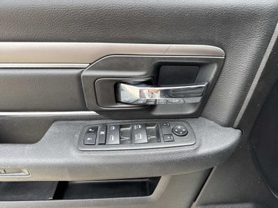 2024 RAM 1500 Classic Warlock Crew Cab 4x2 5'7' Box